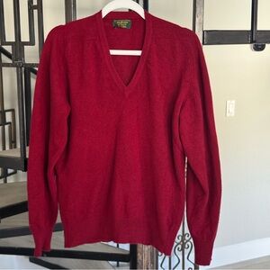 John Waverley of Hawick Scotland Men’s Dark Red 100% Cashmere V-Neck Sweater